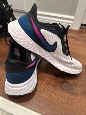 Nike Revolution 5 Running Shoes White/Blue/Purple - Size 9.5 W